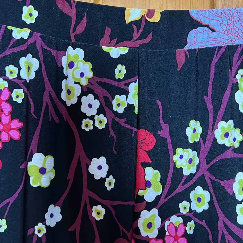Women's Size Large Petite Susan Graver Liquid Knit Black Printed Pants - Picture 4 of 14